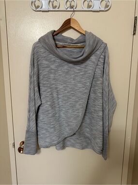 ❤️Calvin Klein Light Gray Cowl Neck Knit Sweater